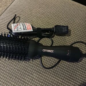 Amika Black Hair Tool